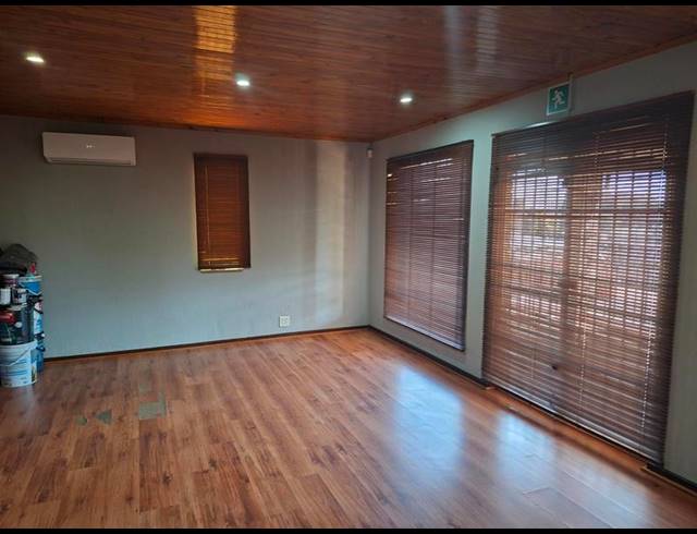 BUSINESS PROPERTY TO RENT IN DOORNKLOOF
